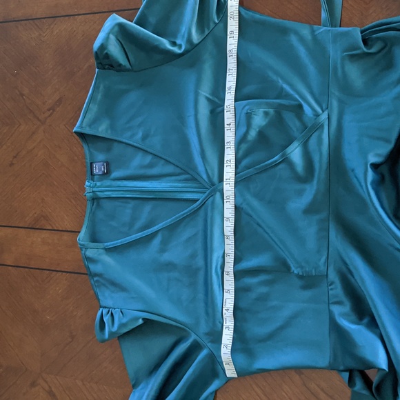 Shein emerald green satin mini dress - Picture 6 of 9